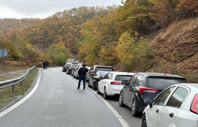 Dyndje në pikat kufitare, shqiptarët e Luginës udhëtojnë drejt vendvotimeve