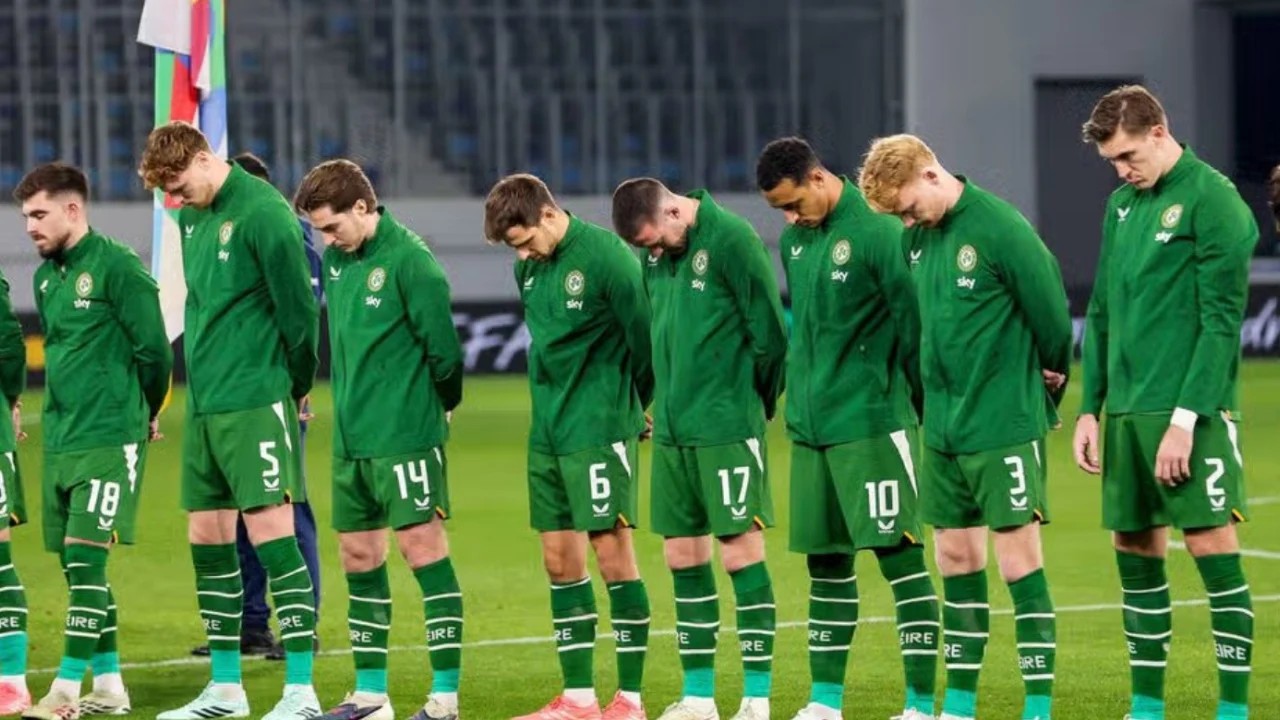 Vazhdojnë tensionet në fushë: Futbollistët e Irlandës dhe Izraelit refuzojnë sërish shtrëngimin e duarve