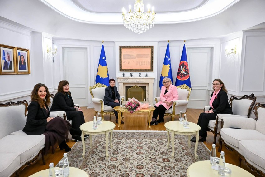 Presidentja Shiroka Pula diskuton me akademiket Limani, Mushkolaj dhe Prelvukaj për arsimin dhe rolin e gruas