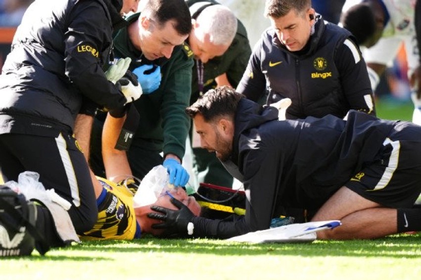 Chelsea mbetet pa Emi Martinezin, trajneri Alonso jep detajet për gjendjen e portierit dhe zëvendësimin e tij