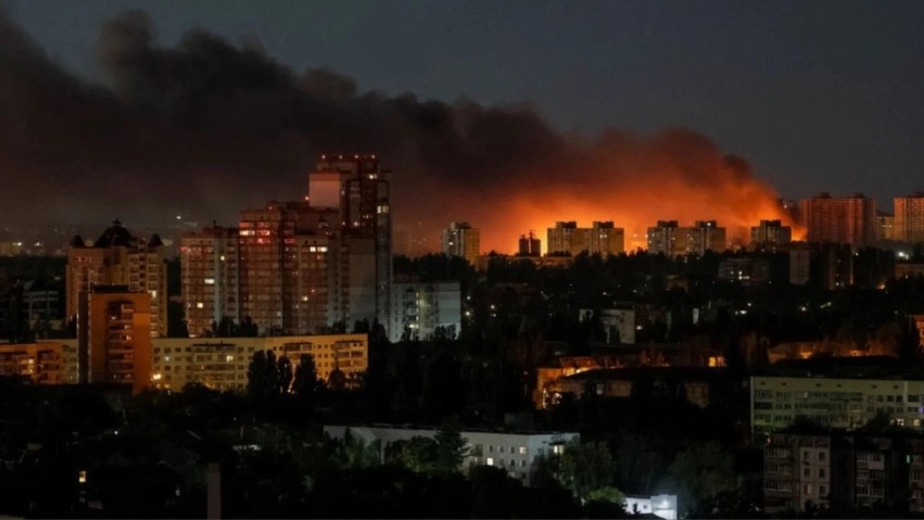 Natë terrori në Kiev: Rusia lëshon breshëri raketash balistike dhe dronë mbi kryeqytet