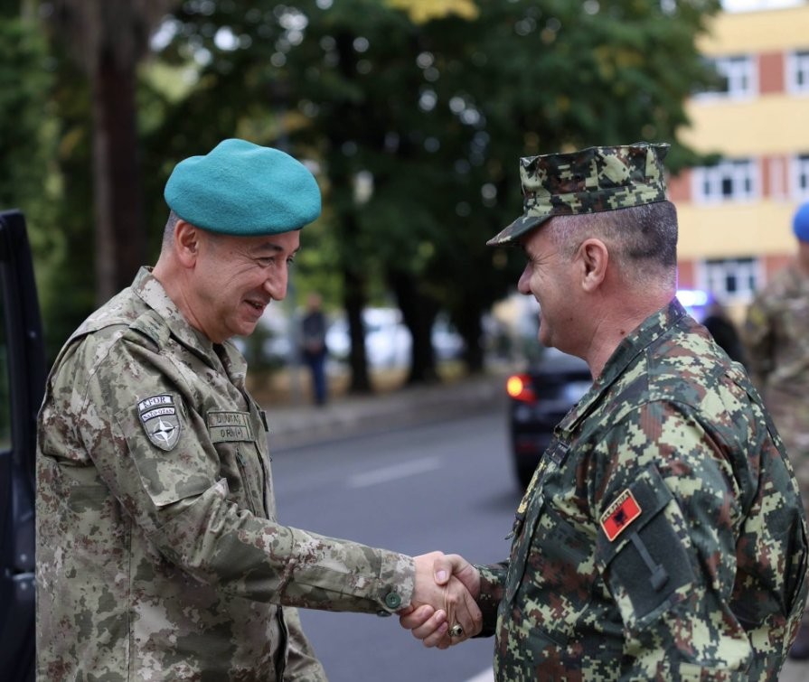 Gjenerallejtënant Arben Kingji pritje lamtumirëse për komandantin e KFOR-it, Ozkan Ulutash