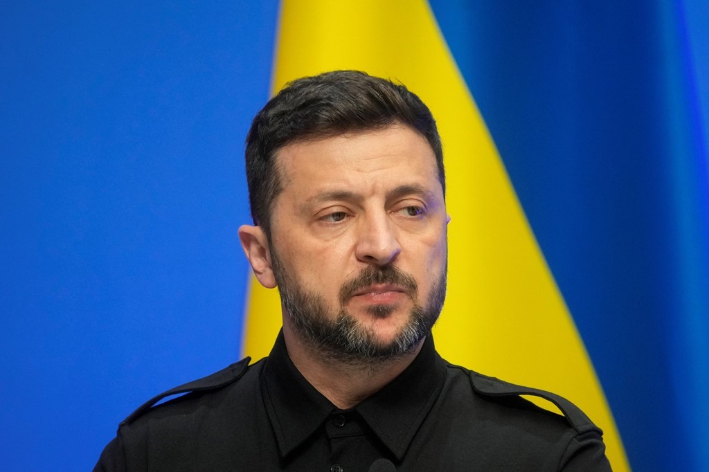 Valë e re sulmesh ruse në Ukrainë: Dhjetëra mijëra familje mbeten pa drita, Zelensky akuzon Moskën