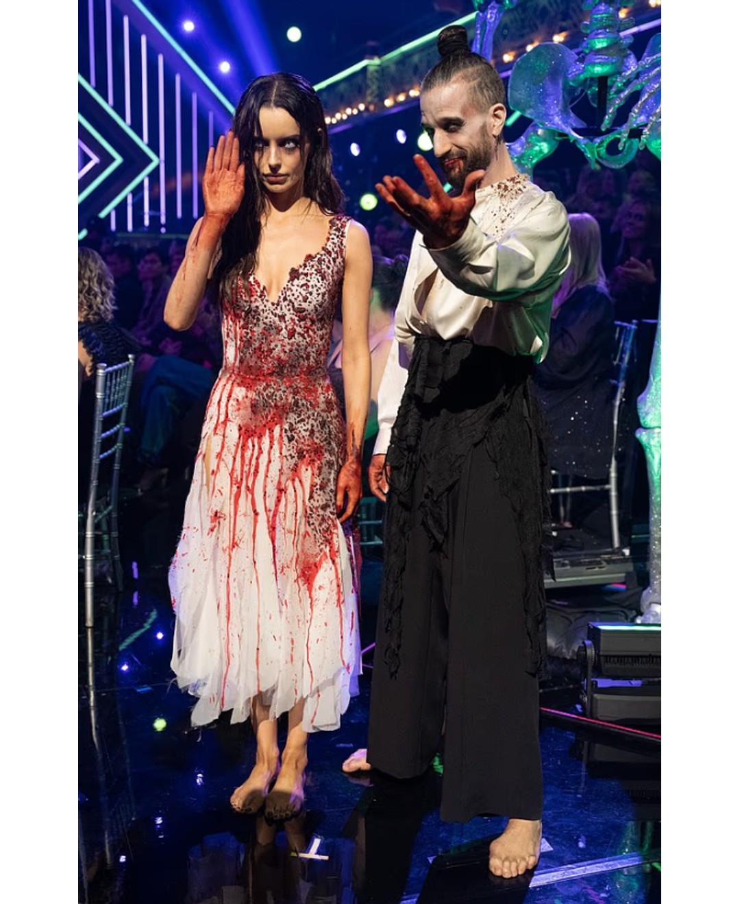 Maura Higgins shkëlqen në ritmet e horrorit, transformohet në vampir në “Dancing With the Stars”