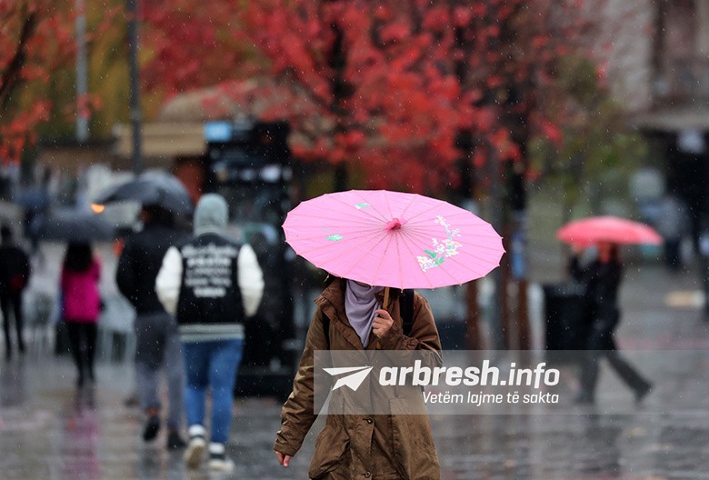 Kosova përballet me mot të vranët dhe reshje shiu: Ja çfarë temperaturash na presin nesër