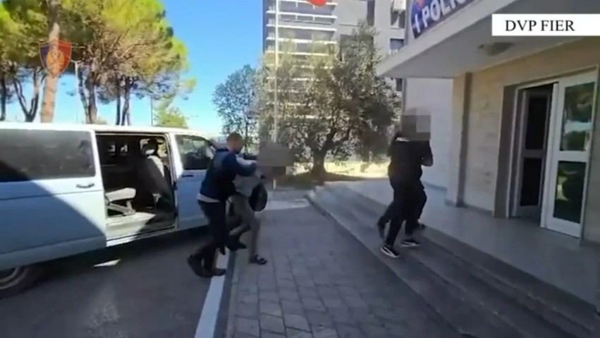 Mbulesë e trafikut të drogës në Lushnjë: Përdorte motorin e ushqimeve për të shpërndarë kokainë, prangoset 31-vjeçari