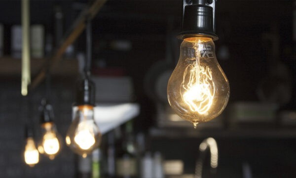 Njoftim nga KEDS: Lista e plotë e vendeve dhe oraret ku do të ketë ndërprerje të energjisë elektrike sot