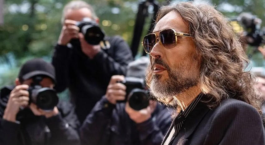 Nis procesi gjyqësor ndaj Russell Brand: Aktori ballafaqohet me akuzat e rënda për krime seksuale