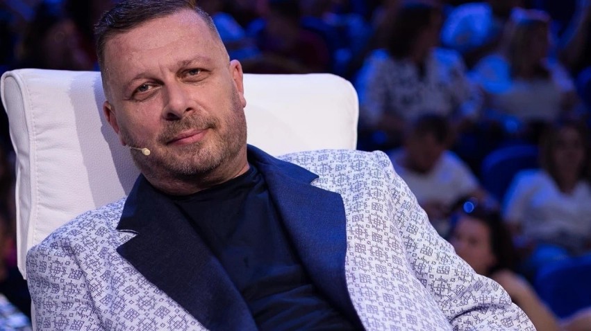 Kompozitori i njohur Adrian Hila në vorbullën e një stuhie mediatike pas qarkullimit të pamjeve intime