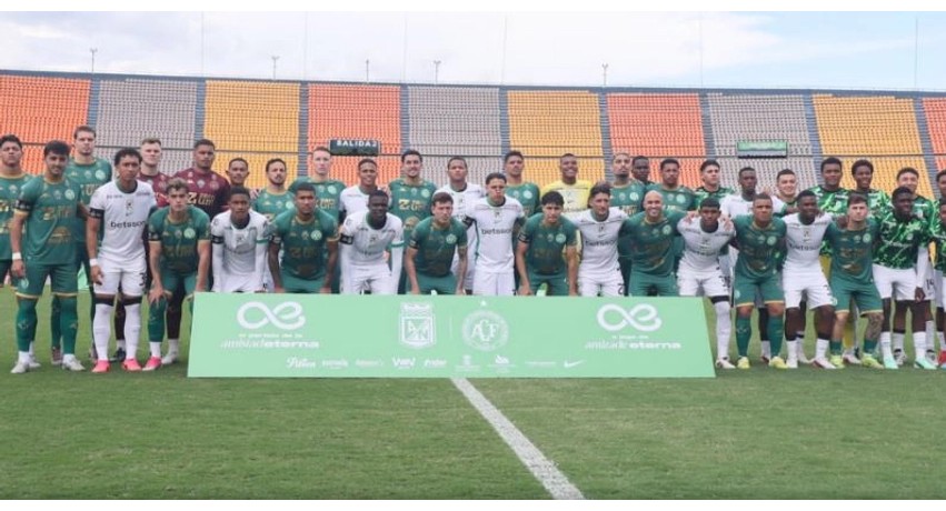 Një dekadë nga tragjedia: Chapecoense dhe Atletico Nacional ndajnë fushën dhe emocionet në Kolumbi
