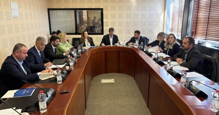 Buxheti 2026: Komisioni për Shëndetësi i jep dritën jeshile ndryshimeve financiare