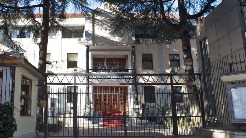 Tensionet në Tiranë: Gjykata e Apelit evakuon stafin dhe kërkon ndërhyrjen e forcave shtesë të sigurisë