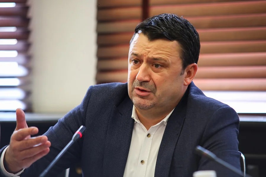 Kërkesë për transparencë: Hajdar Beqa i kërkon llogari PDK-së për nismën e kthimit të Ligjit për Gjykatën Speciale