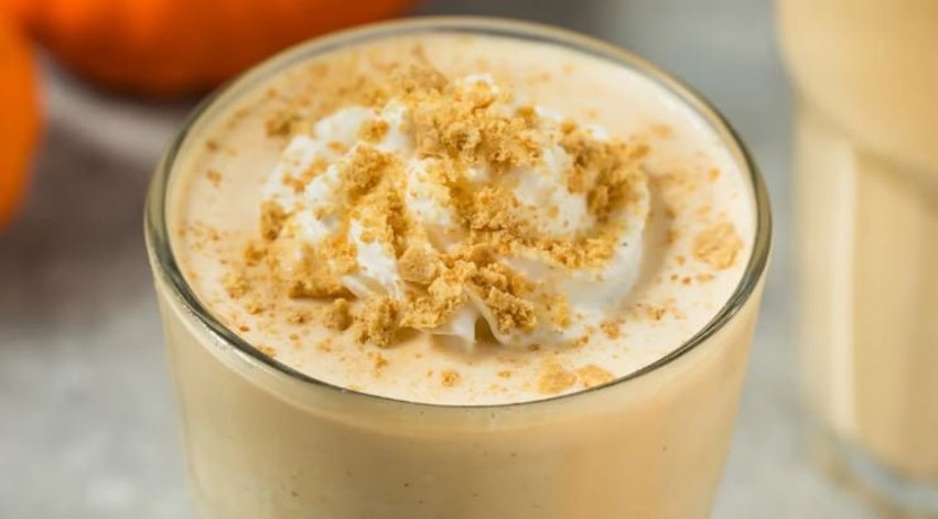 Aroma e vjeshtës në filxhanin tuaj: Receta e shpejtë me kafe, kungull dhe vanilje