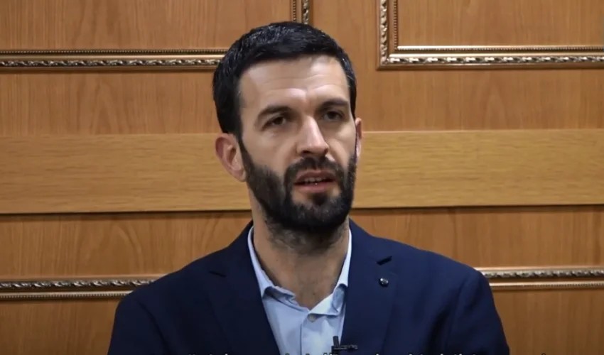 Ironizon Rrahmani: Kodi Civil dhe projektligjet për martesat e njëjta dhe ndryshimin e gjinisë vijnë në Qeveri deri në fund të vitit