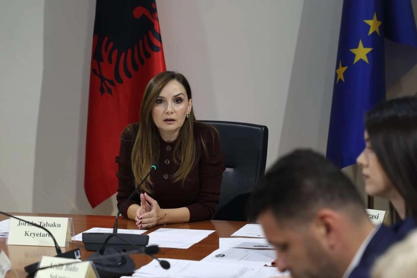 Kriza e besimit dhe kërkesa për qeveri teknike, Tabaku: Qytetarët kërkojnë largimin e ekzekutivit