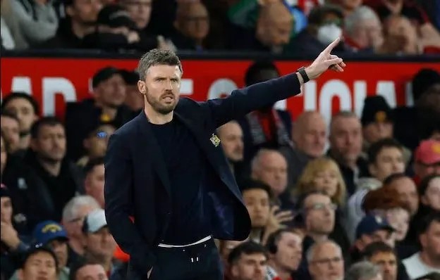 Michael Carrick konfirmohet në bordin e Manchester United pavarësisht krizës së rezultateve