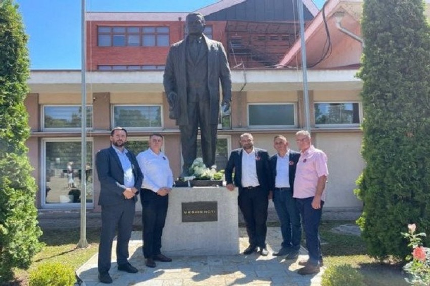 “Eja në Prizren me Radoiçiqin” – Përgjigjja e ashpër e Andin Hotit ndaj pretendimeve territoriale të Ivica Daçiqit