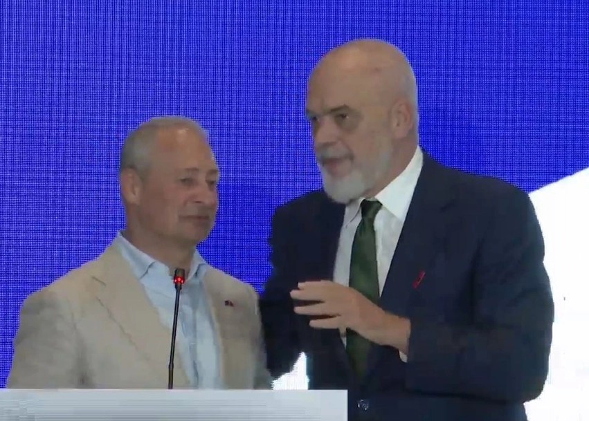 “Më falni, por duhet të ik”: Rama ndërpret eurodeputetin për takimin me zyrtarët gjermanë dhe batuta me futbollin