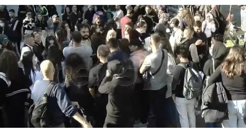 Valë e re protestash në Tiranë: Studentët braktisin auditorët dhe marshojnë drejt Drejtësisë