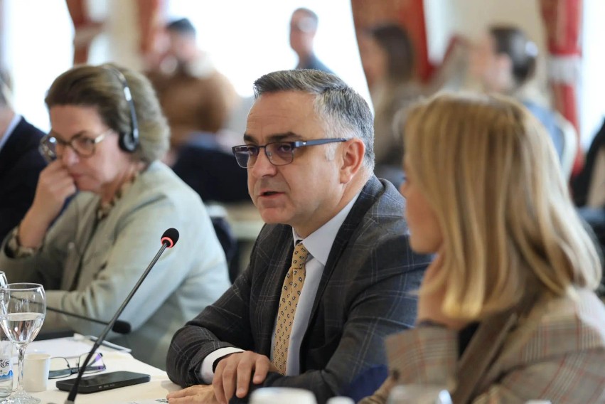 Raporti për Dhomat e Specializuara, Tahiri bën thirrje për reagim të menjëhershëm institucional