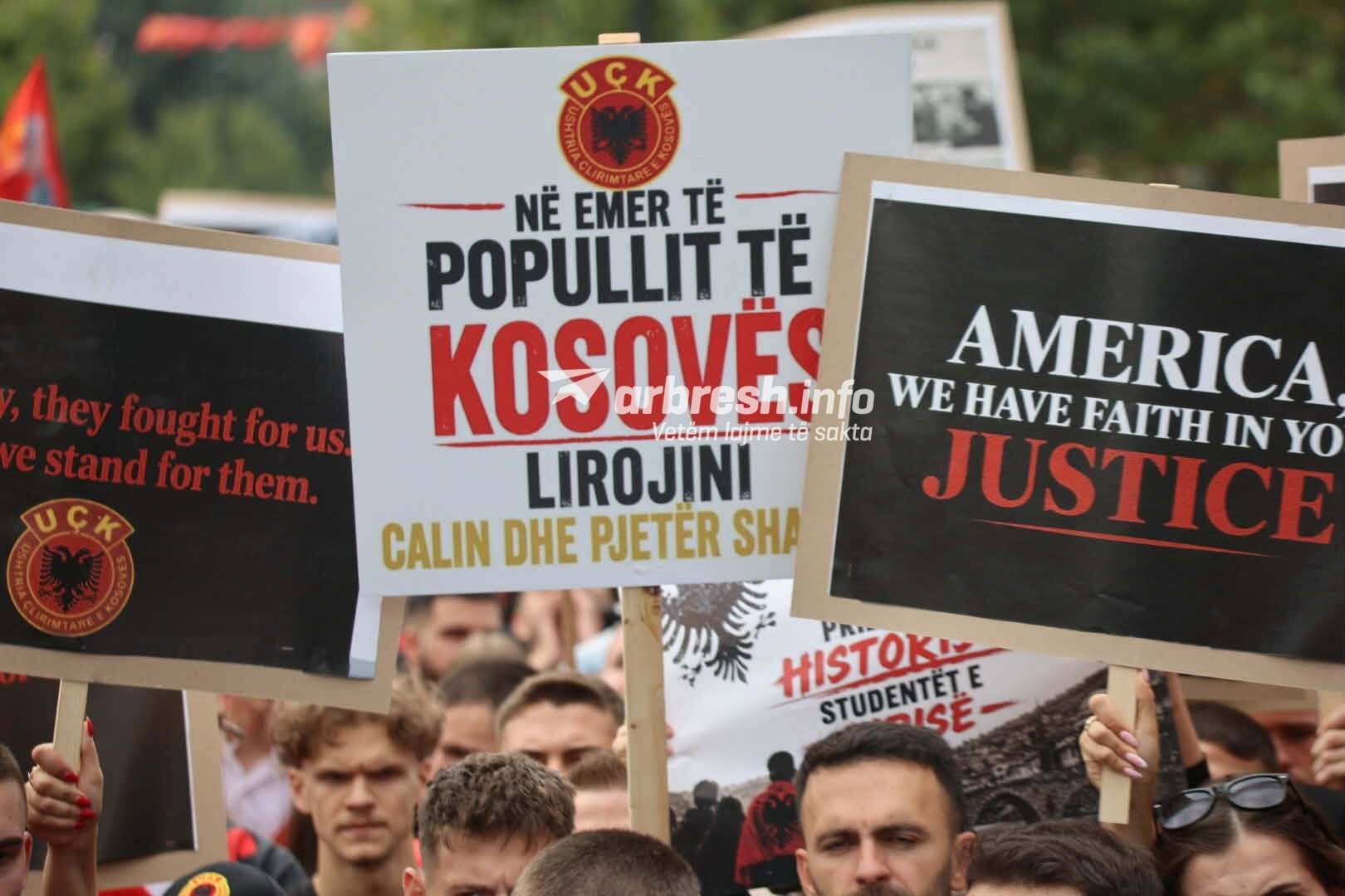 Tensione dhe kërkesa të forta në Prishtinë: Protestuesit kërkojnë miratimin e ligjit pa vonesa