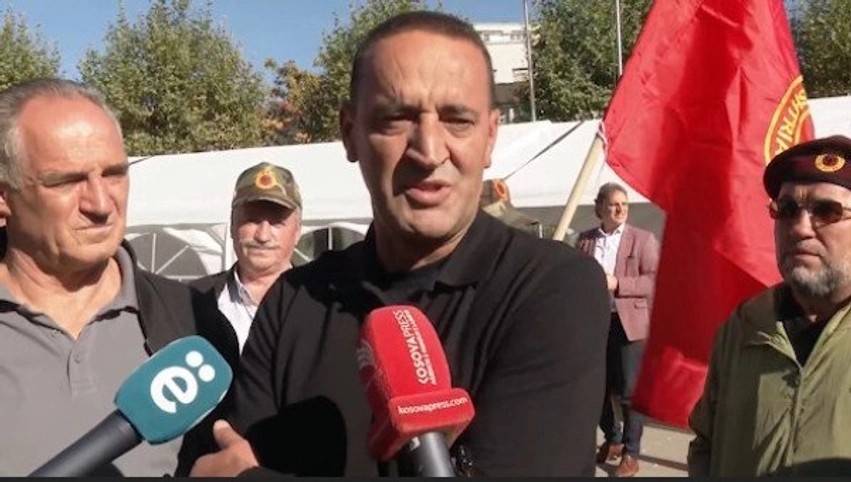 Haradinaj nga protesta: Shpërbërja e Speciales do të ishte akt historik për çdo deputet
