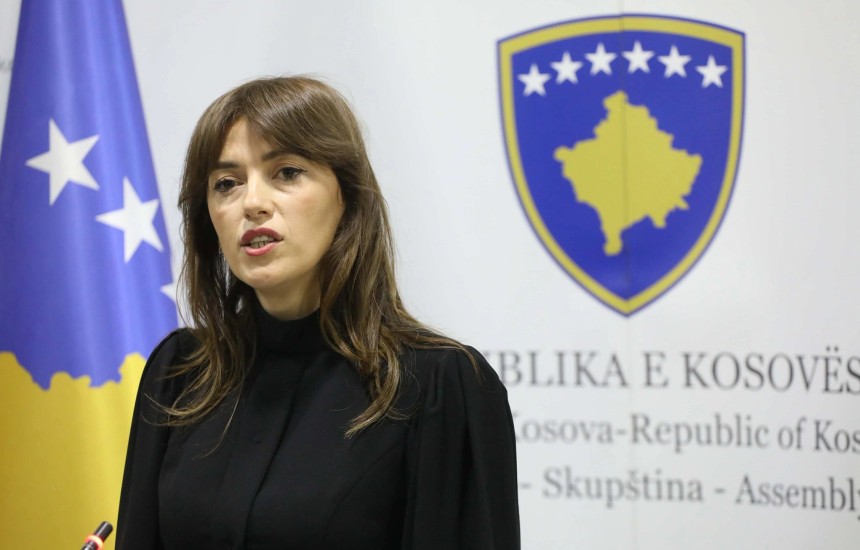 Qeveria pritet të procedojë në Kuvend opinionin për Gjykatën Speciale brenda pak ditësh