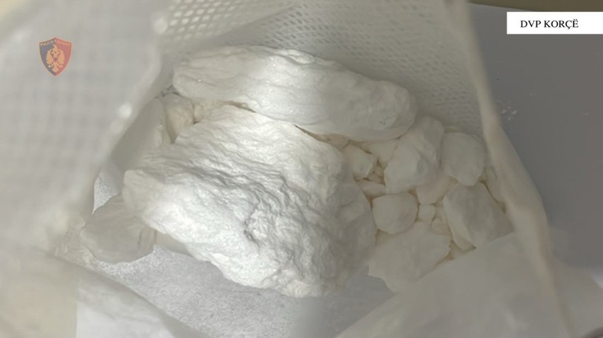 Operacioni në Korçë: 57-vjeçari shpërndante kokainë brenda biznesit që kishte marrë me qira
