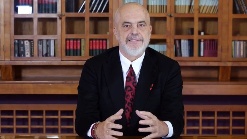 Thirrje për largim: Analizë mbi fatin e pushtetit dhe përgjegjësinë e udhëheqësit