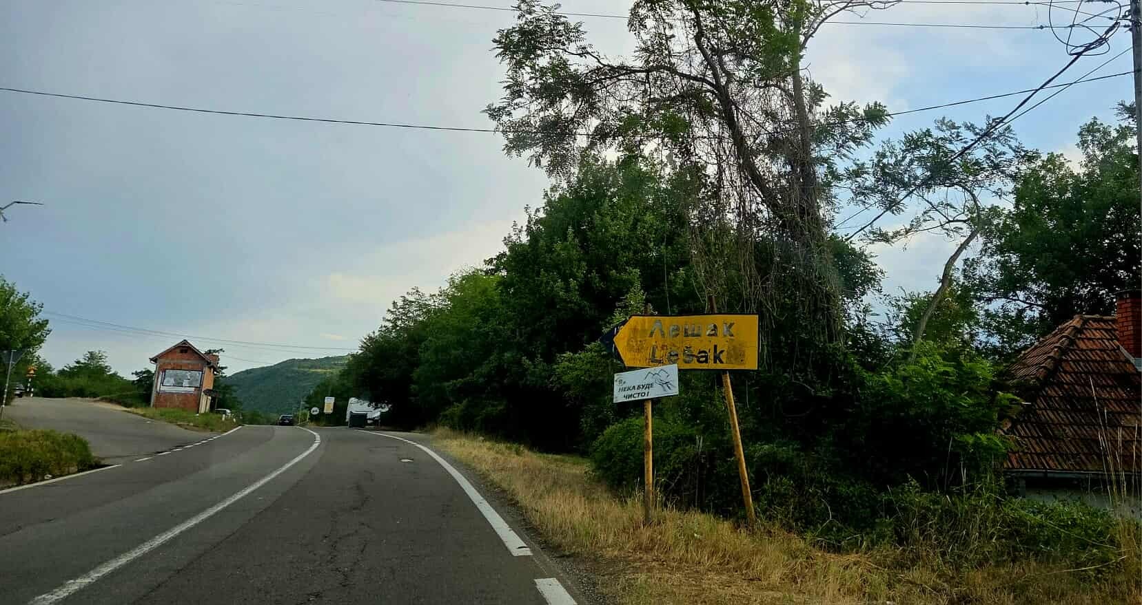Kërcënimi me bombë vë në lufë autoritetet në Leposaviq: Evakuohet shkolla në fshatin Leshan