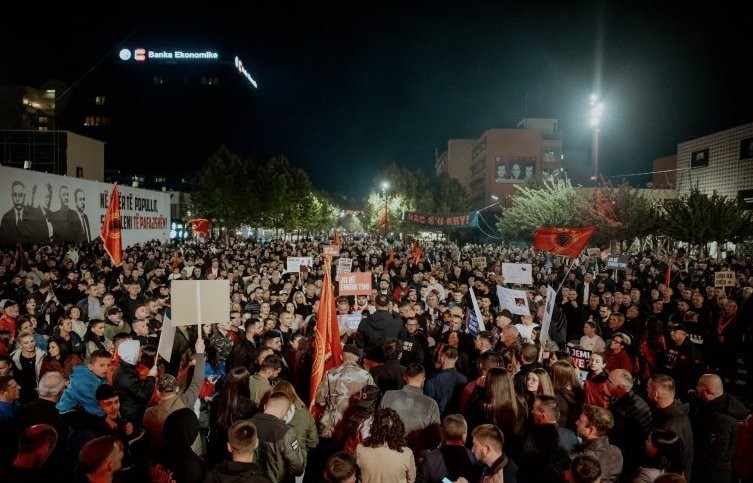 Valë pakënaqësish në Berlin dhe Prishtinë: Sot mbahen protestat me moton “Jo në emrin tim” kundër vendimit të Gjykatës Speciale