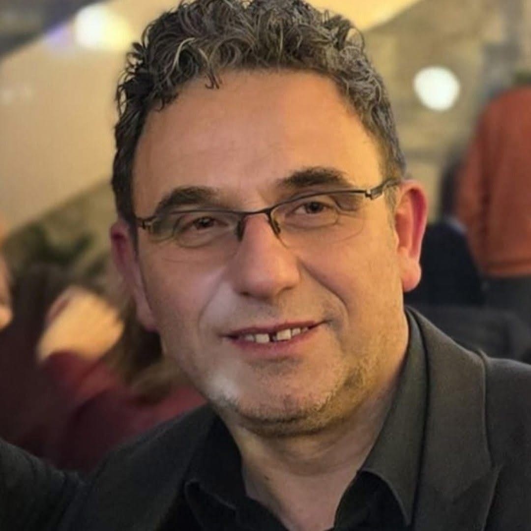 “Metoda të ngjashme me regjimin e Millosheviçit”: Gazetari e padit RTK-në pas shkarkimit nga puna për shkak të postimeve në Facebook