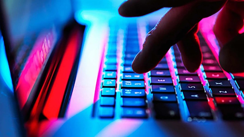 Alarm global: Inteligjenca Artificiale zbulon një 'vrimë' kritike në PHP që rrezikon 70% të internetit