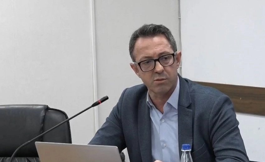 Debat rreth Gjykatës Speciale: Kritika e ashpër e zyrtarit të LVV-së ndaj partisë së tij dhe PDK-së