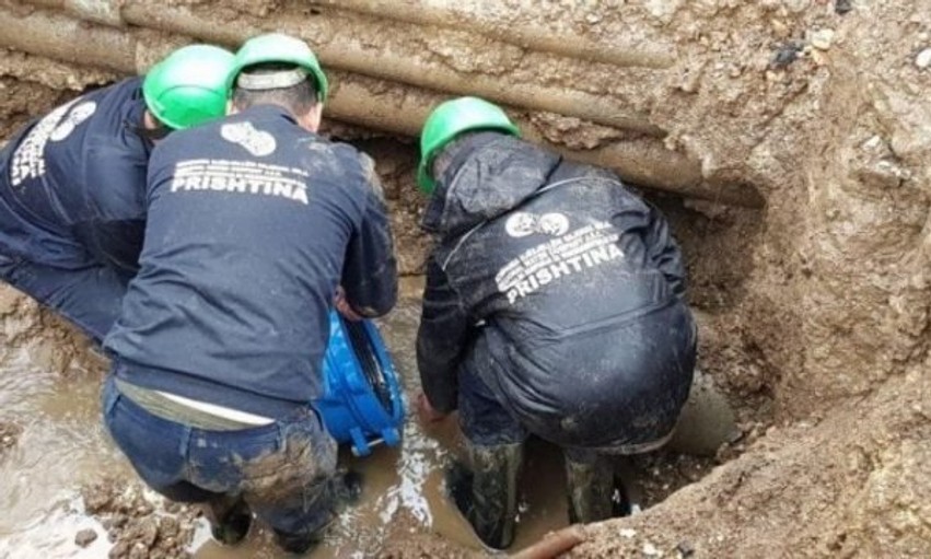 Defekt i rëndë në gypin kryesor: Pjesë të Prishtinës përballen me ndërprerje të ujit