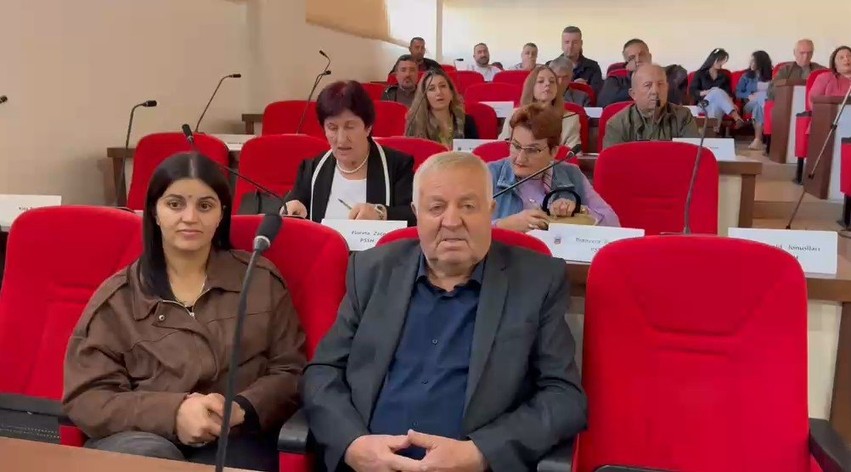Kundërshtim unanim në Maliq: Këshilli Bashkiak rrëzon projektin për bashkimin me Korçën
