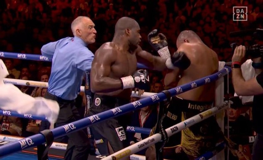 Demonstrim force: Daniel Dubois ruan kurorën botërore pas nokautit teknik ndaj Wardley