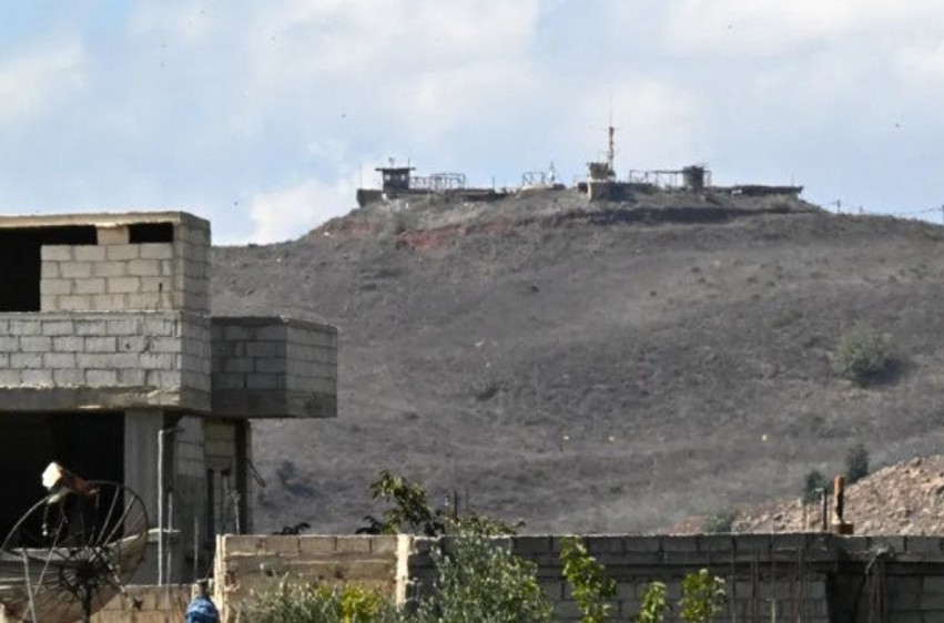 OKB: Izraeli mban dhjetëra sirianë në paraburgim dhe intensifikon sulmet ushtarake