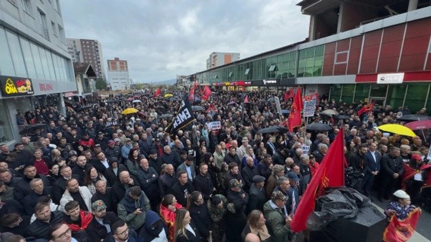 Drenasi ngrihet në protestë: Familjet e viktimave dhe qytetarët kërkojnë drejtësi për krerët e UÇK-së