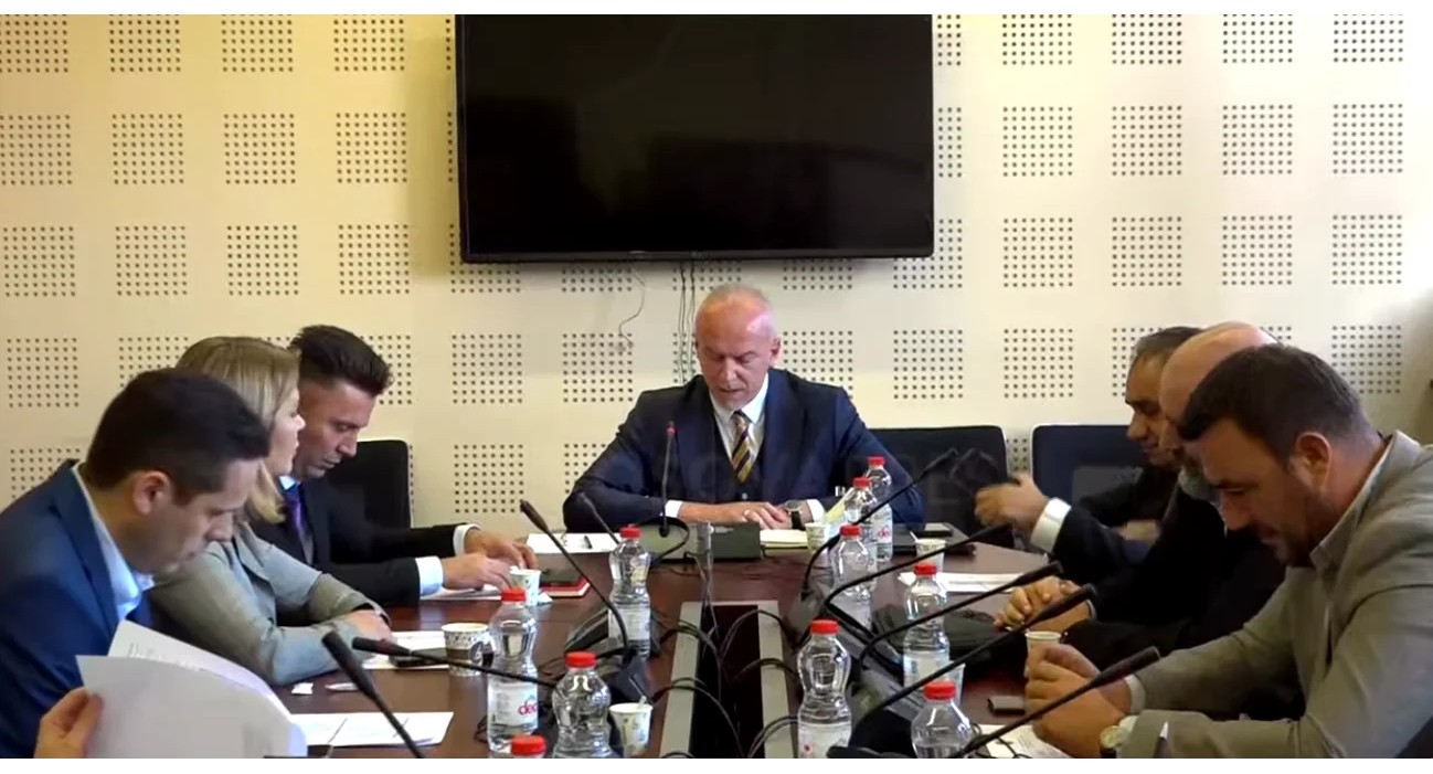 Bojkot në Komisionin për Legjislacion: PDK braktis mbledhjen pas mosfutjes në rend dite të projektligjit për Specialen