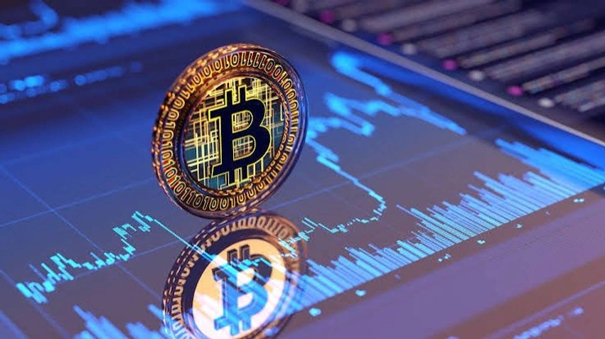 ​Bitcoin bie nën 82 mijë dollarë, pasiguria në tregje godet kriptovalutat