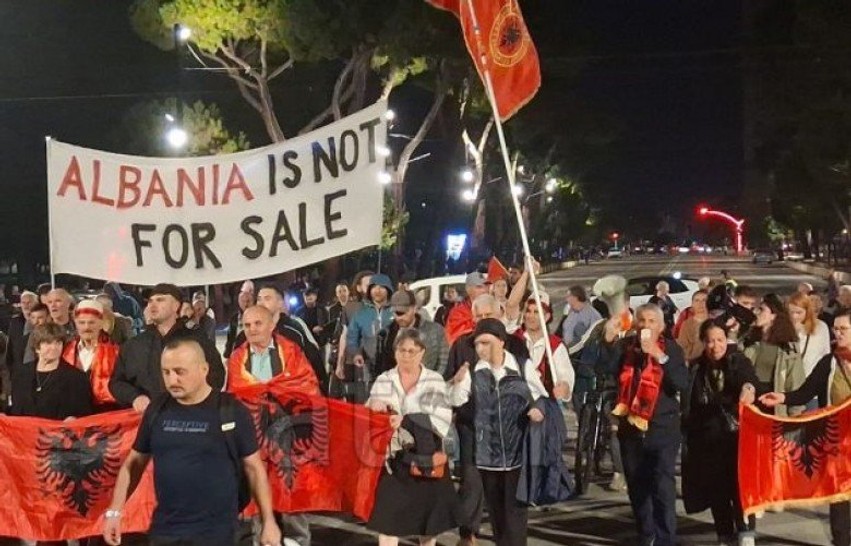 Trazira në Tiranë: Tubimi i 132-të kundër projektit në Zvërnec dhe reformës territoriale