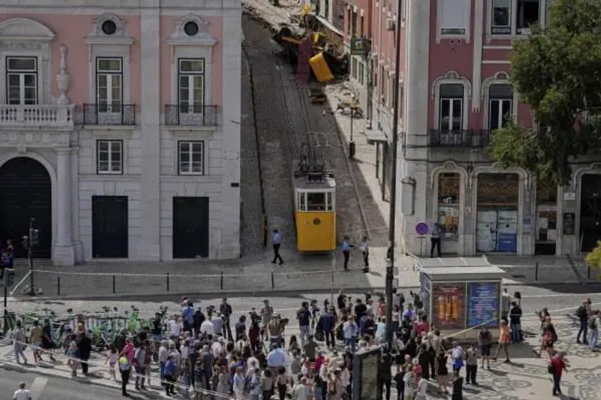 Krizë e rëndë strehimi dhe çmimesh, dhjetëra mijëra qytetarë protestojnë në rrugët e Lisbonës