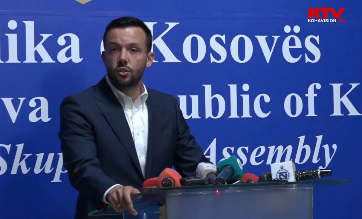 Abelard Tahiri i bën thirrje ekzekutivit për veprim të shpejtë lidhur me ndryshimet në ligjin për Dhomat e Specializuara