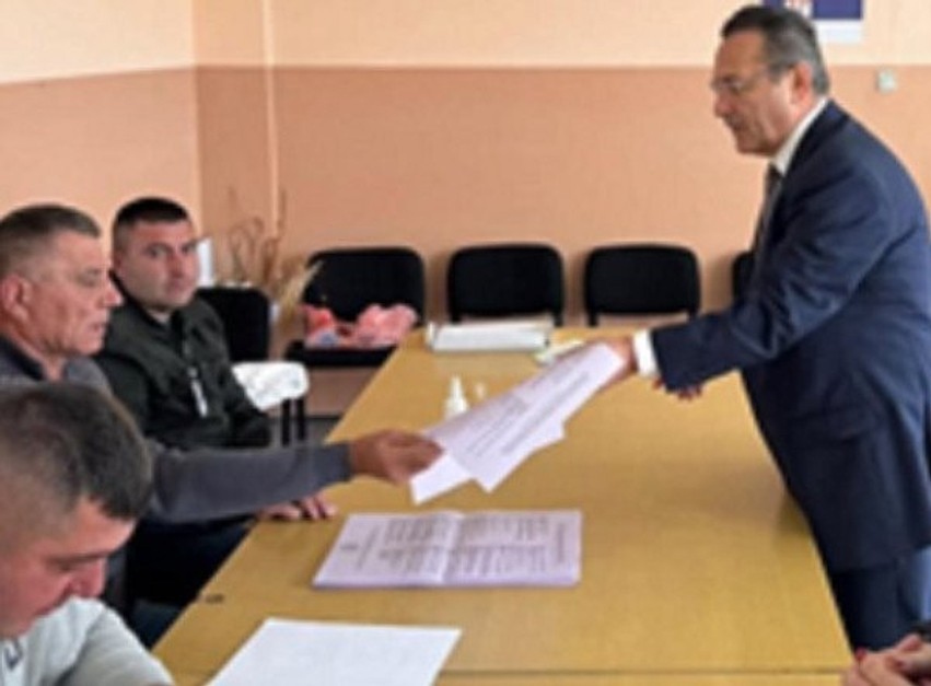 Zgjedhjet në Serbi: Muharrem Salihu denoncon militarizimin e Medvegjës dhe pabarazinë në qendrat e votimit