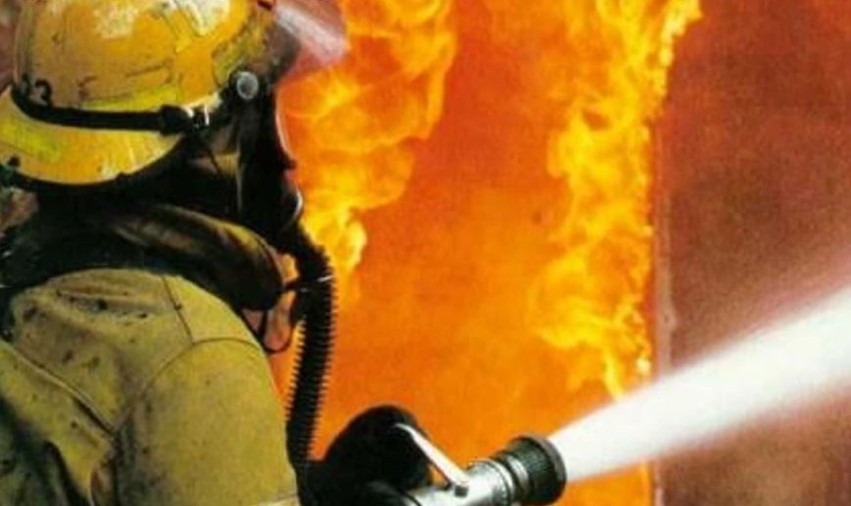 Zjarr në një banesë në Shkup: 11-vjeçarja dërgohet urgjentisht në spital pas thithjes së tymit