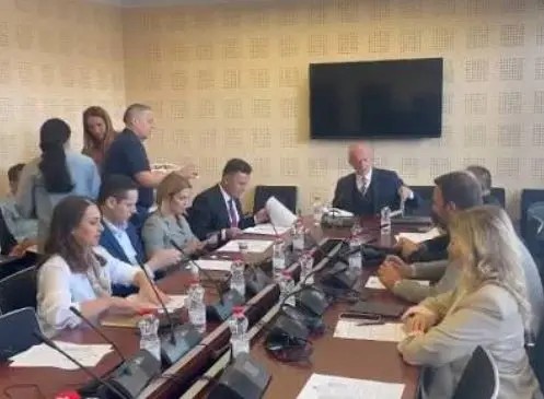 Reforma në Drejtësi merr dritën jeshile: Byroja e Pasurisë dhe pesë projektligjet kalojnë në Komision