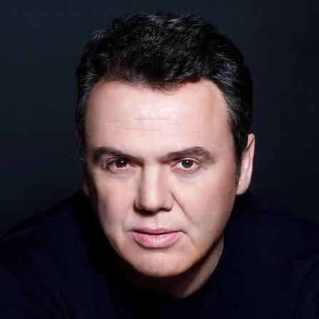 Kënga e re e Ilir Shaqirit përkon me datën e protestës në Prishtinë, publikohet teksti i “Jo në emrin tim”