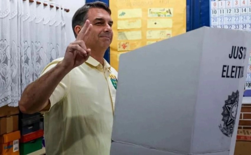Brazili drejt balotazhit: Flavio Bolsonaro befason në raundin e parë përballë Lulës